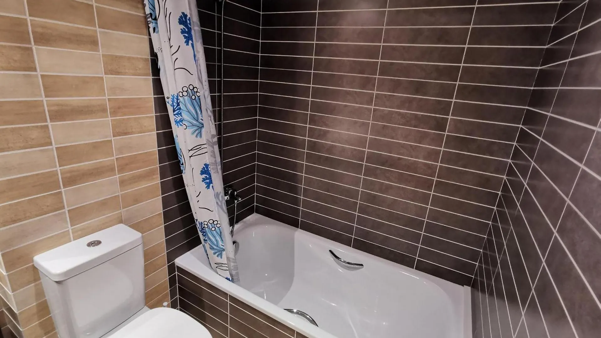 Apartamento Ideal En Llanca: Terraza, Parking Y Cerca De La Playa - Es-89-87 0*, Llanca